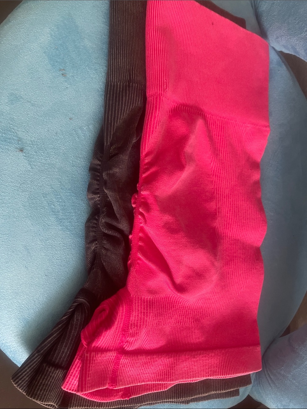Women's Athletic Shorts — Black & Hot Pink Seamless Stretch
